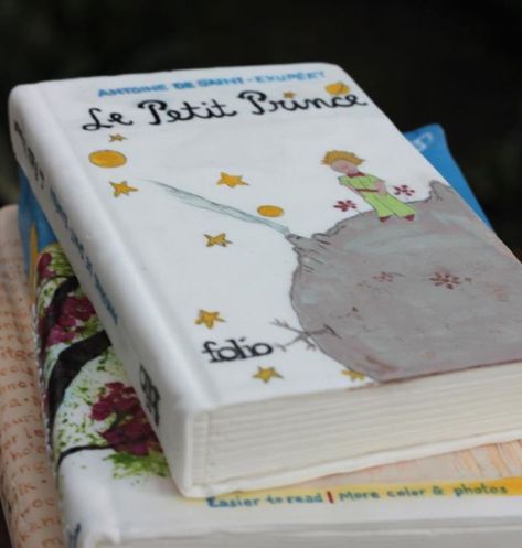 The Little Prince cake Reminds me of my childhood reading days :)